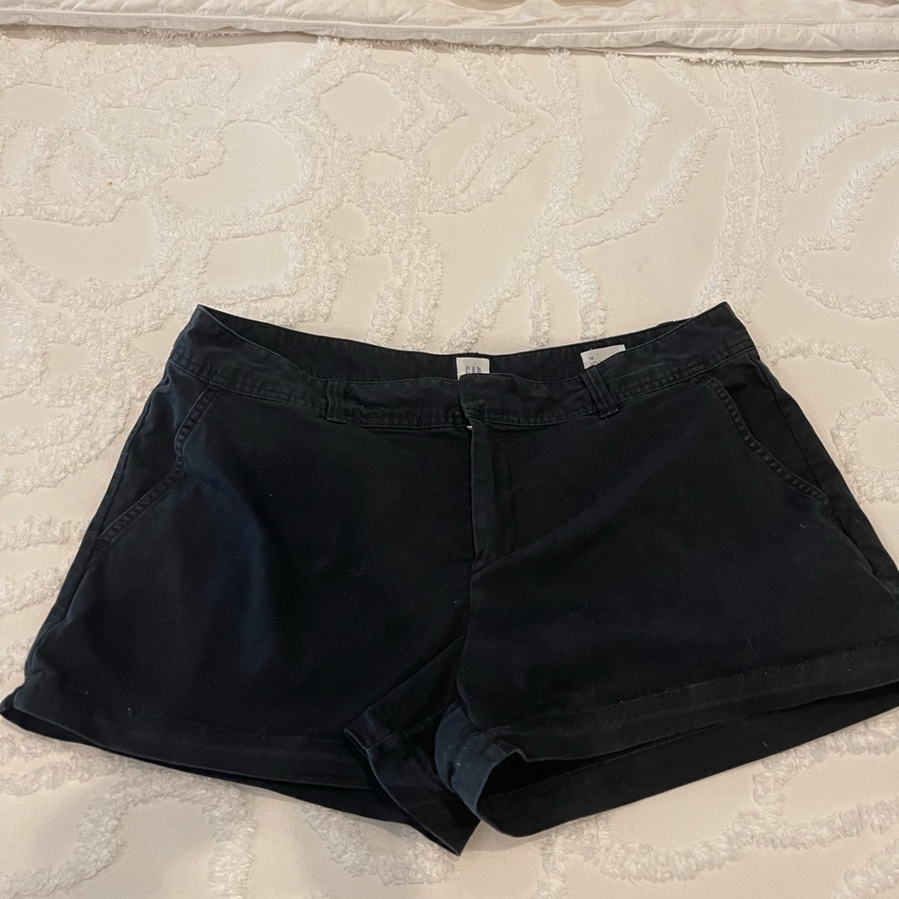 4/$20 Black Gap 3in City Short